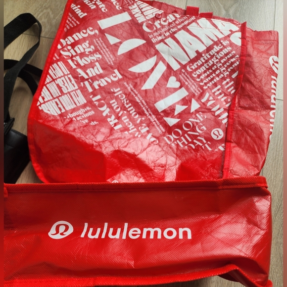 4/$45 - Lululemon reusable tote bags set of three - Picture 6 of 12